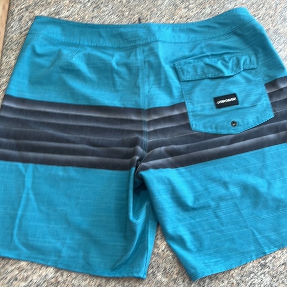 Quicksilver swimsuit, size 36 - Picture 8 of 8